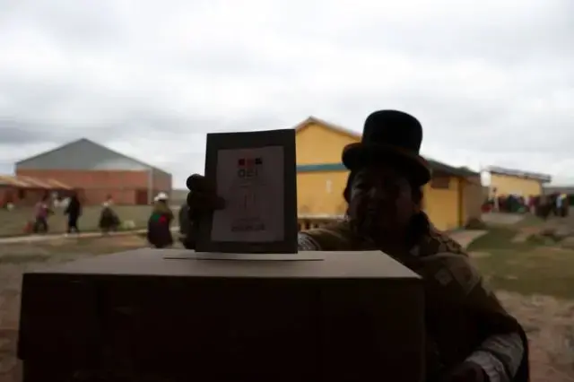 Bolivia cierra el proceso de elecciones subnacionales.