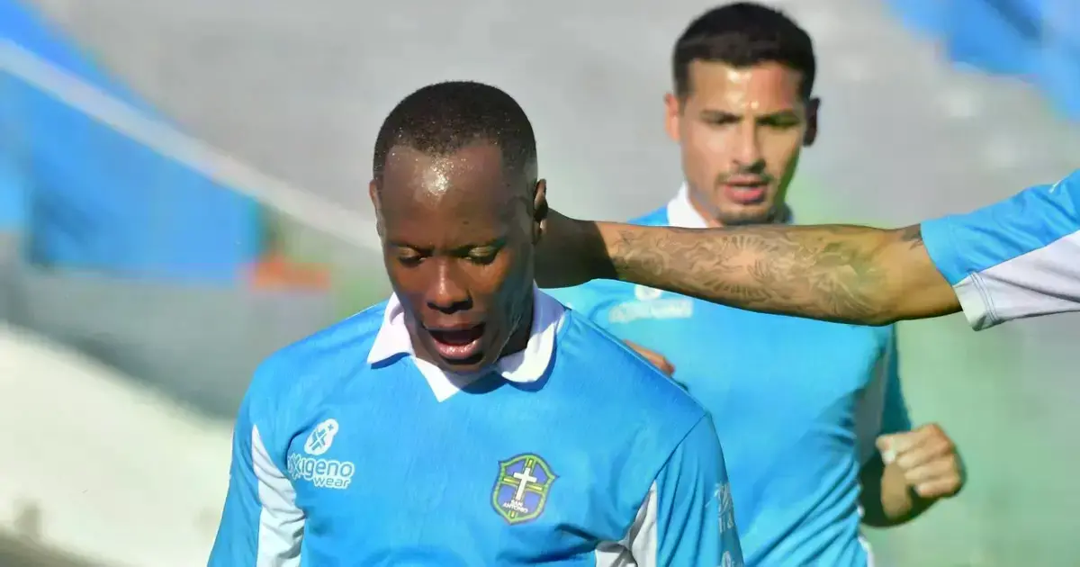 Andrés Córdoba celebrando el gol de la victoria de San Antonio.