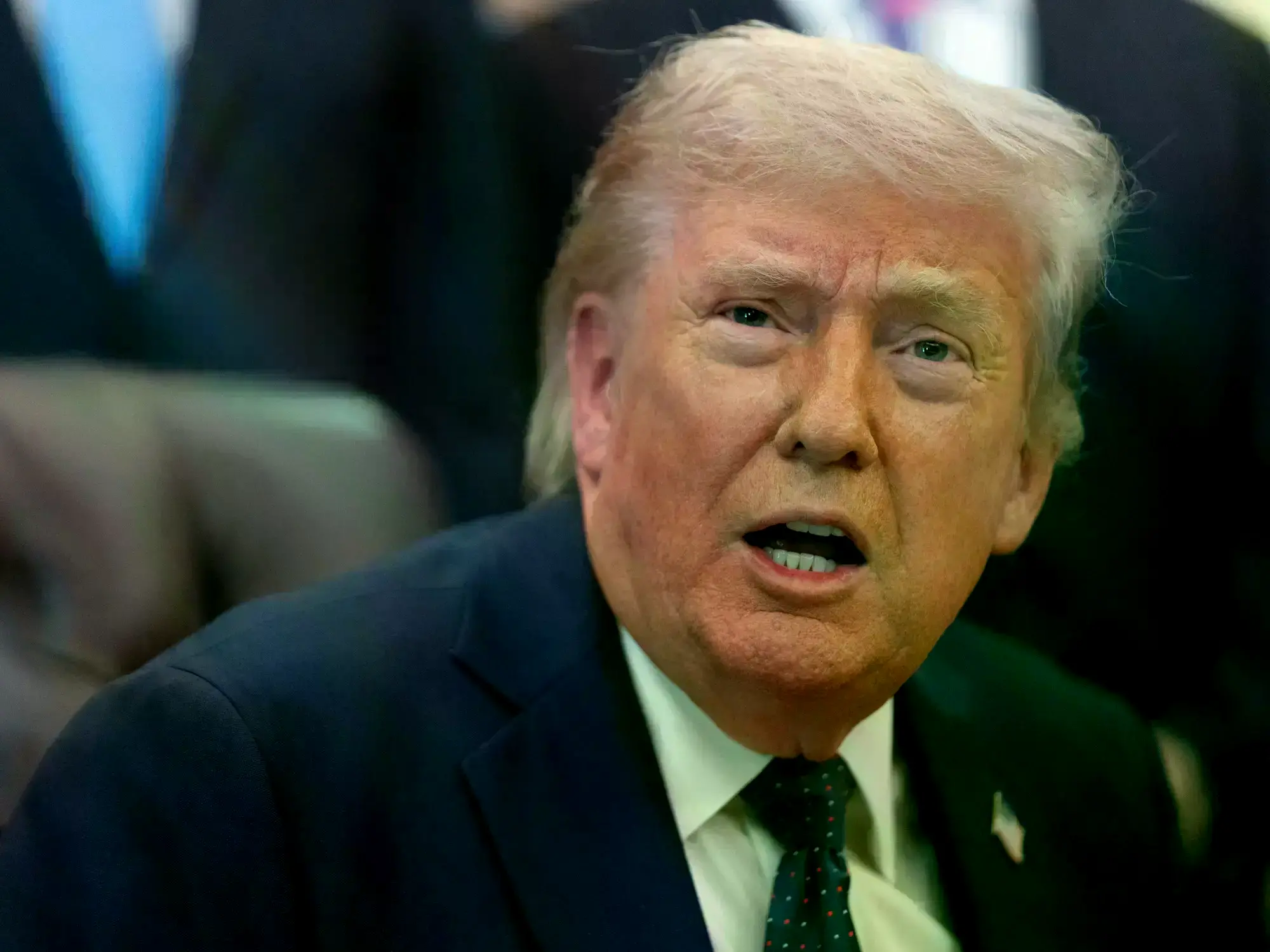 Donald Trump interviene durante un acto sobre el acceso a la asistencia sanitaria en el Salón Oval.