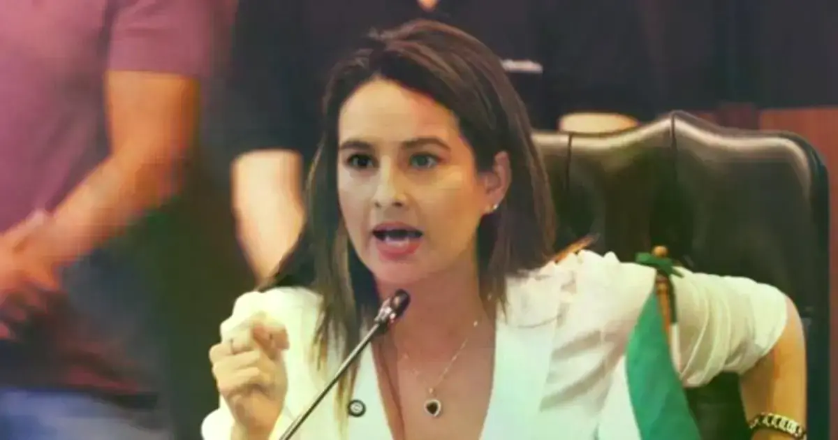 Paola Aguirre interviene antes de la fallida instalación de la sesión en la ALD.