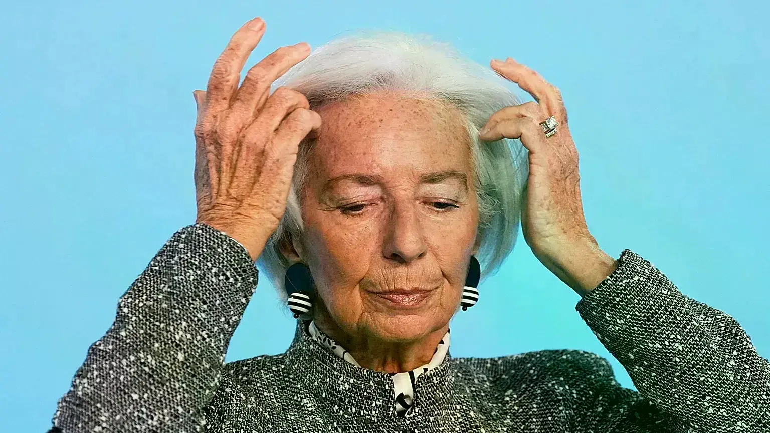 La presidenta del Banco Central Europeo, Christine Lagarde, se dirige a los medios durante una rueda de prensa en Fráncfort,