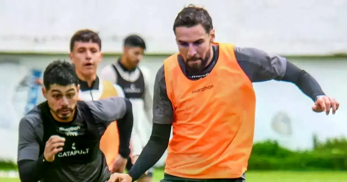 Lom y Moya, jugadores del Tigre en una sesión en Achumani.