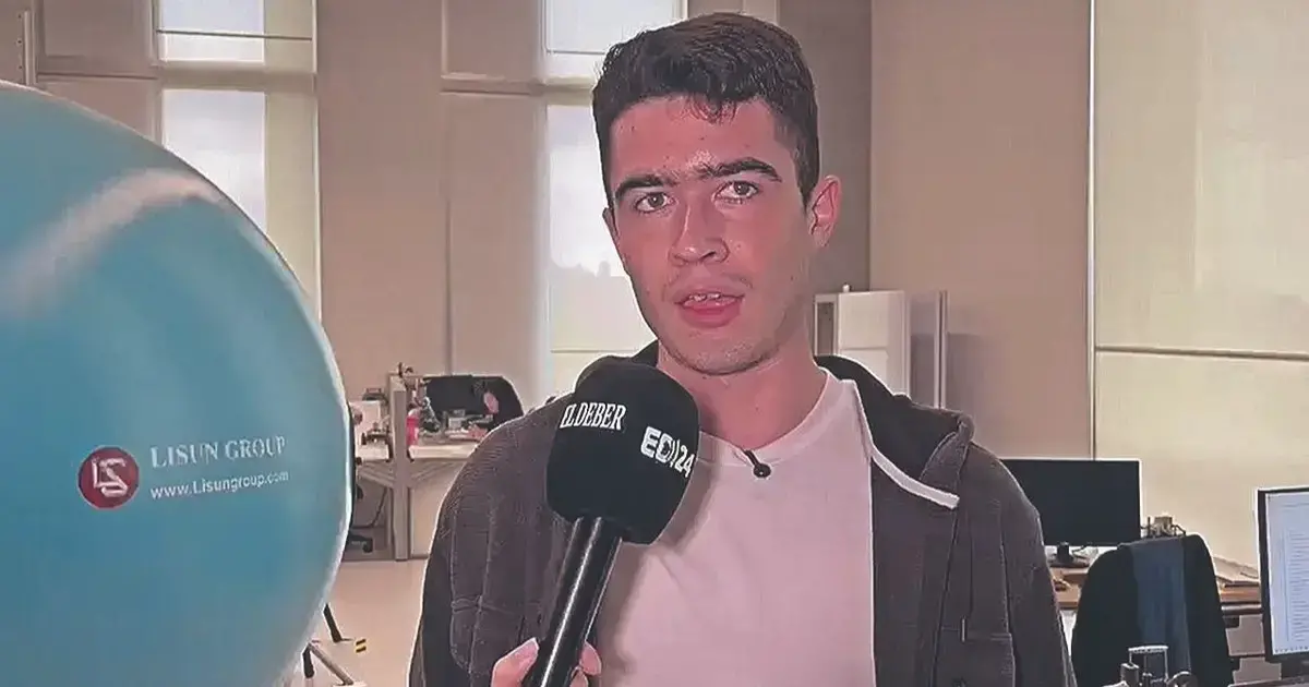 Daniel Pereira en su laboratorio del TEC de Monterrey, compartiendo sus investigaciones con enviados de EL DEBER.