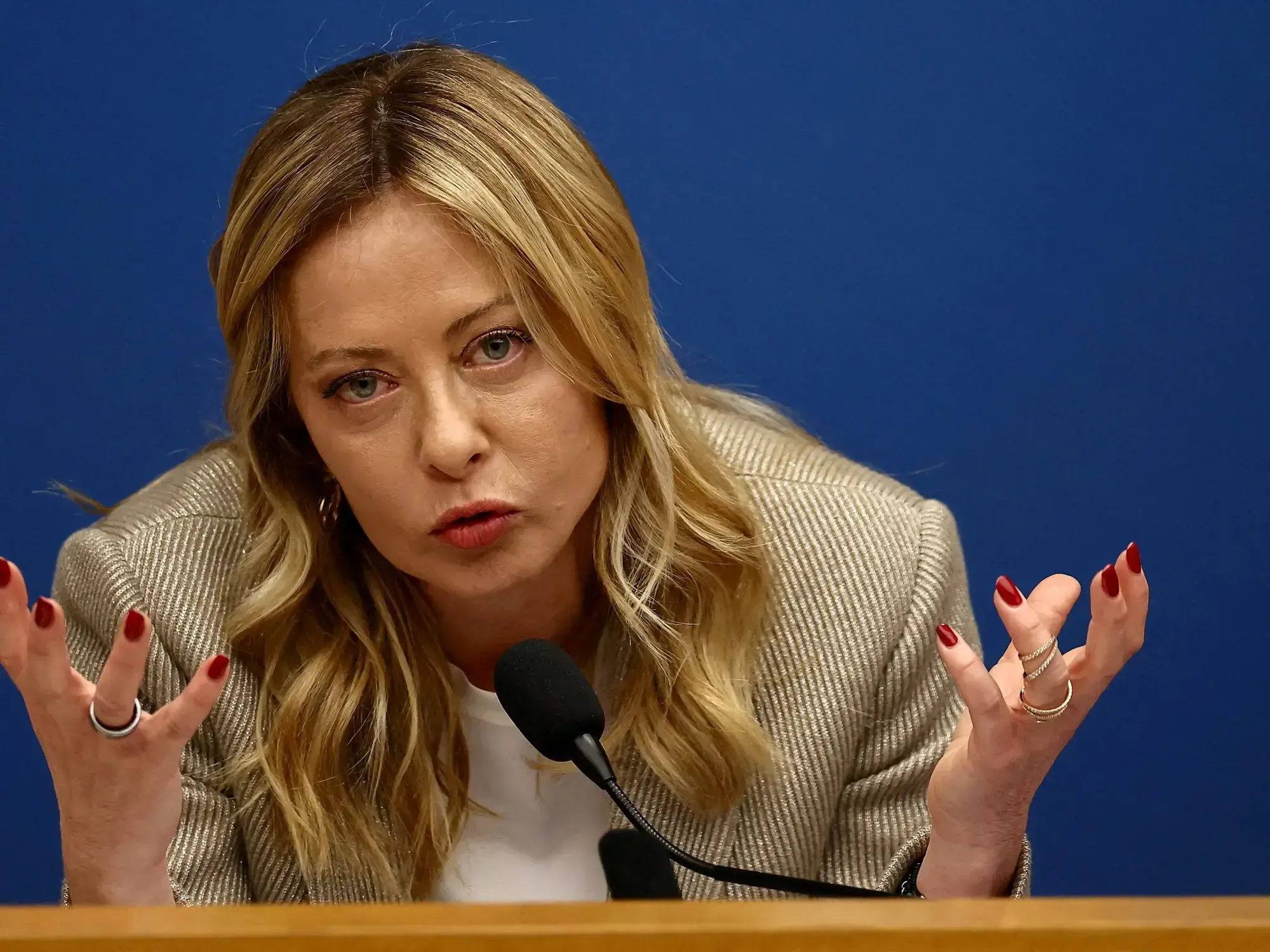 La primera ministra italiana, Giorgia Meloni, asiste a su rueda de prensa de fin de año en Roma, Italia.