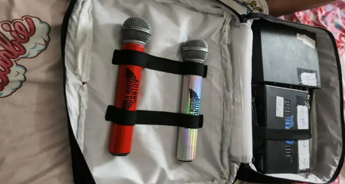 Los dos micrófonos sustraídos en Oruro