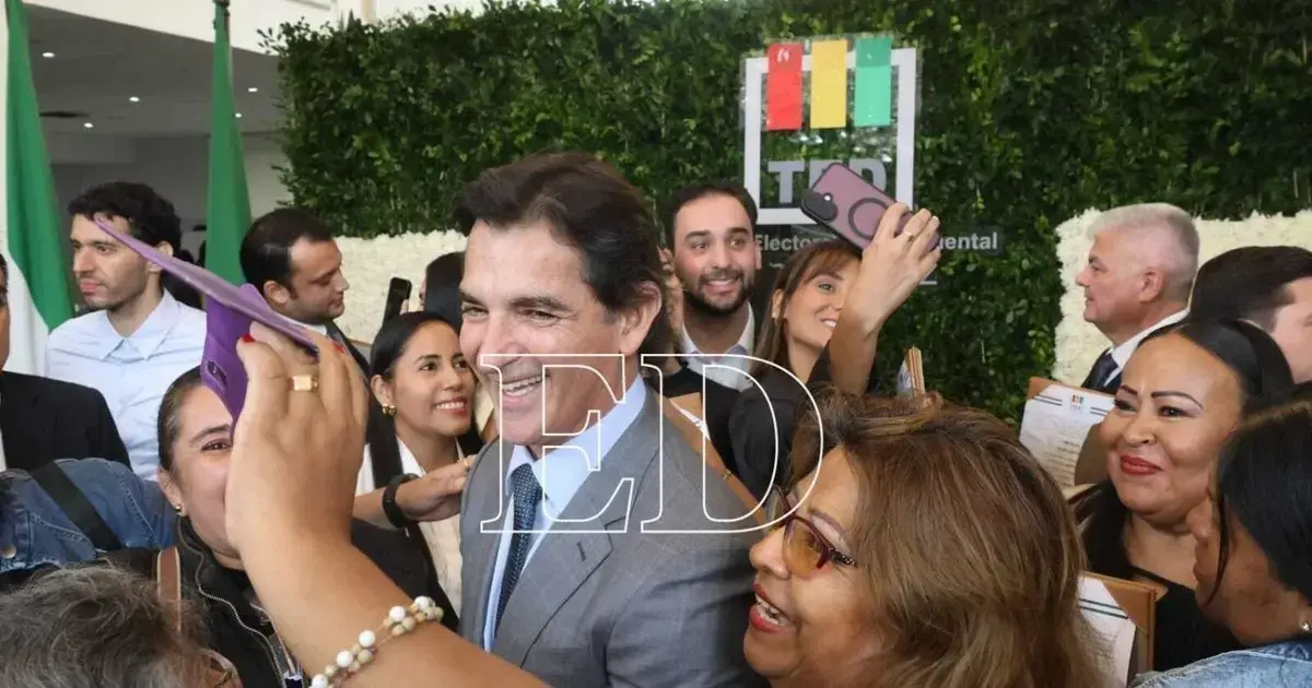 Saavedra tras recibir su credencial como autoridad