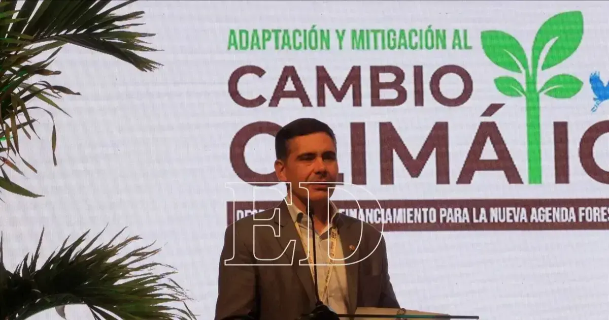 Óscar Mario Justiniano, ministro de Desarrollo Productivo, Rural y Agua, en la inauguración del Foro de Adaptación al Cambio