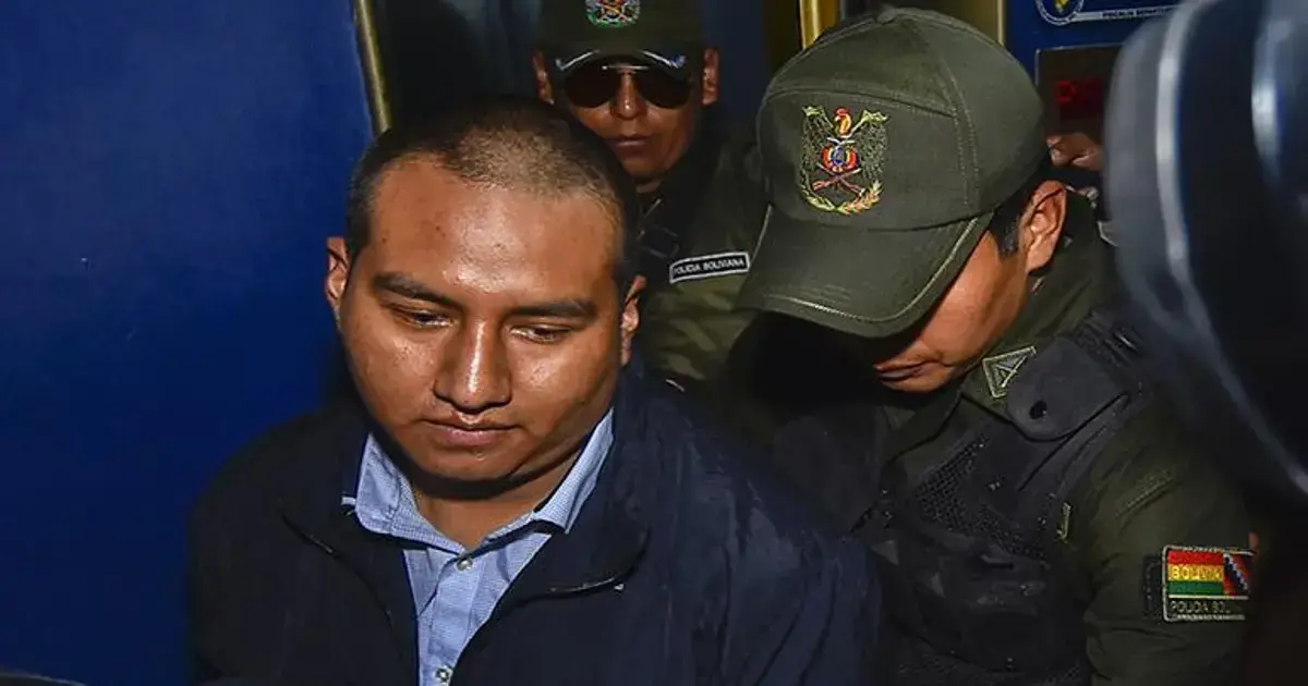 Juan Pari tras ser aprehendido en La Paz