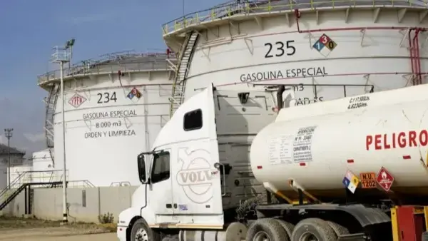 Imagen referencial de un surtidor de combustible.