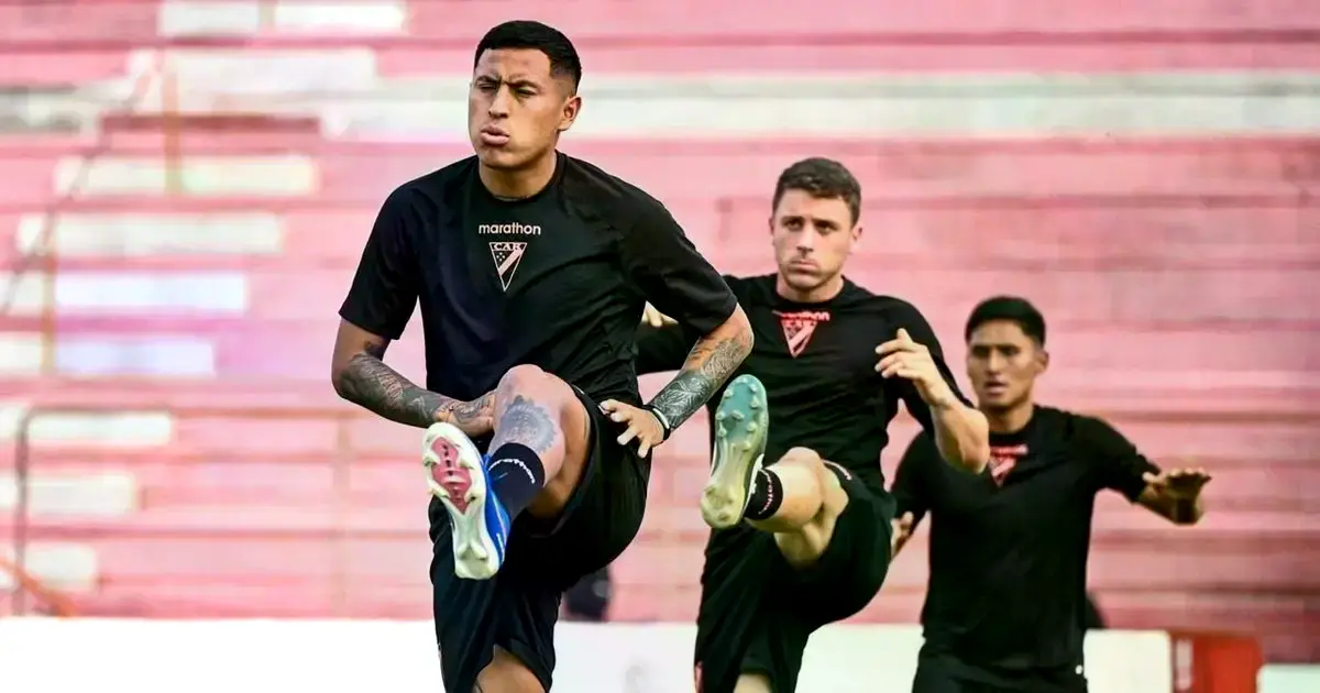 Jugadores de la banda roja en la sesión del martes en Brasil.