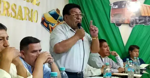 Ampliado de la Confederación Nacional de Chóferes