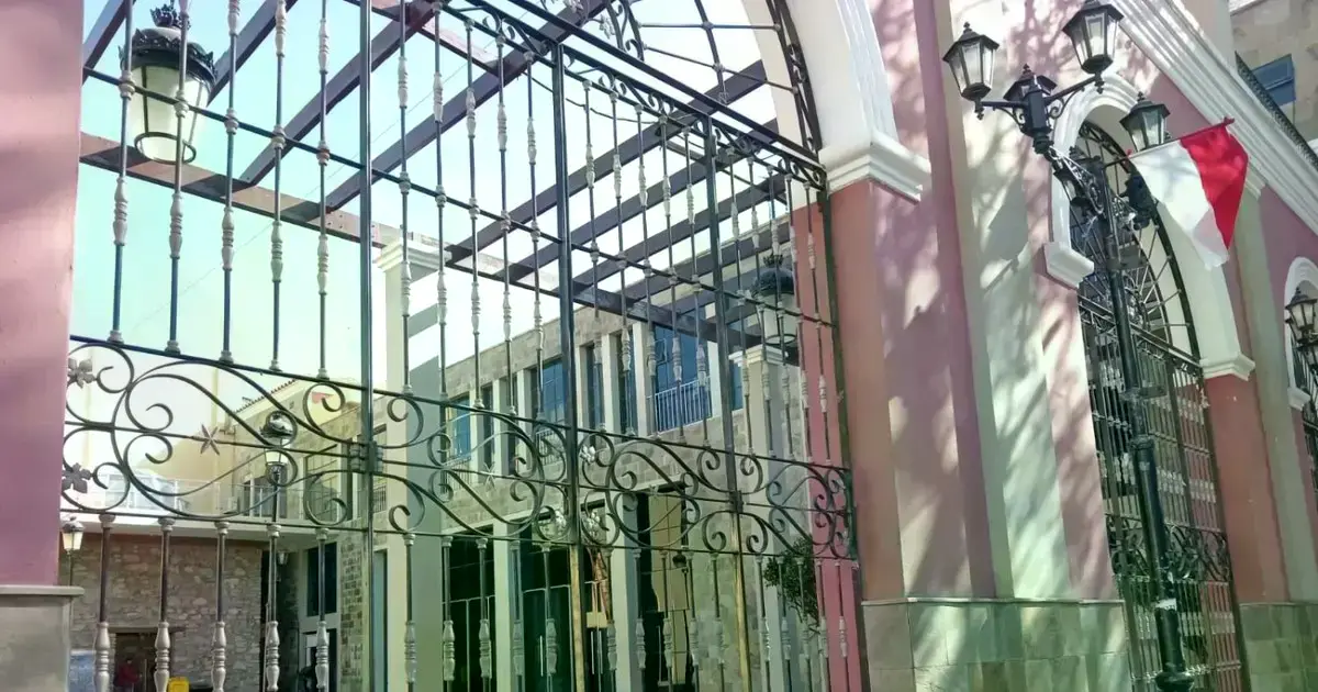 Patio del Cabildo, donde el pueblo tarijeño decidió pertenecer a Bolivia
