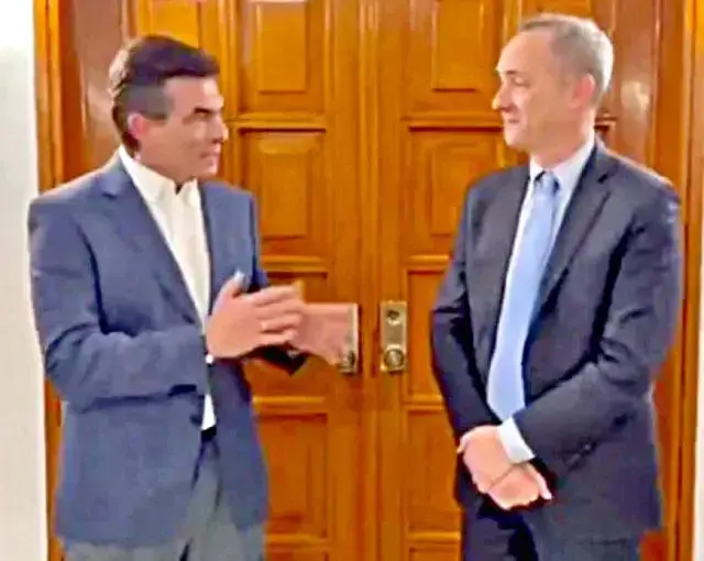 Rodrigo Paz y Jordan Schwartz en un video publicado por el Presidente.