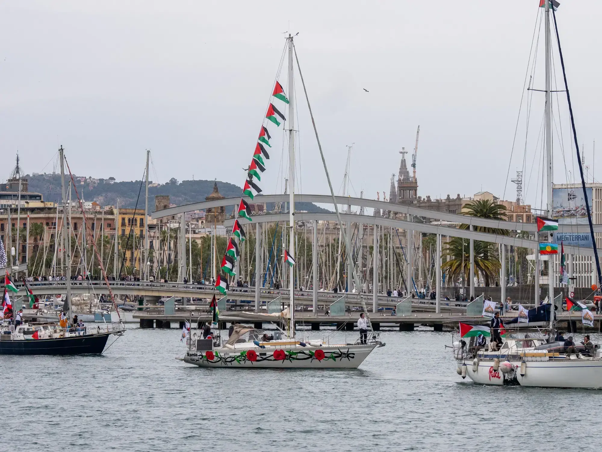 La Global Sumud Flotilla, en Barcelona, llevando ayuda a Gaza.