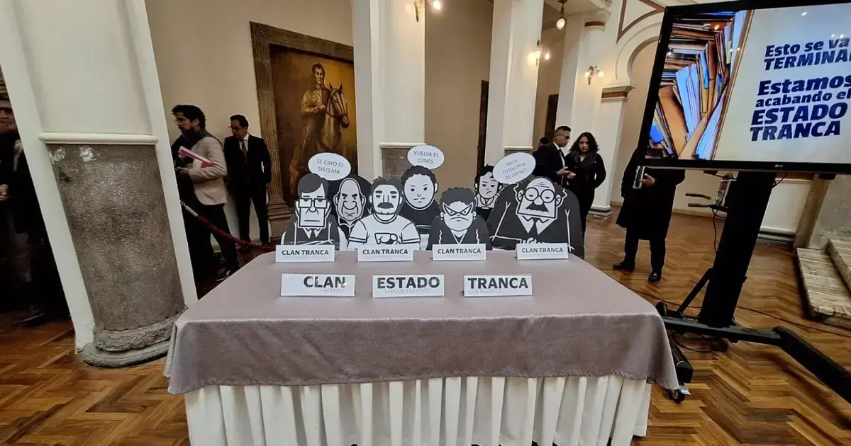 Una representación de la excesiva burocracia del Estado instalada en Palacio Quemado.