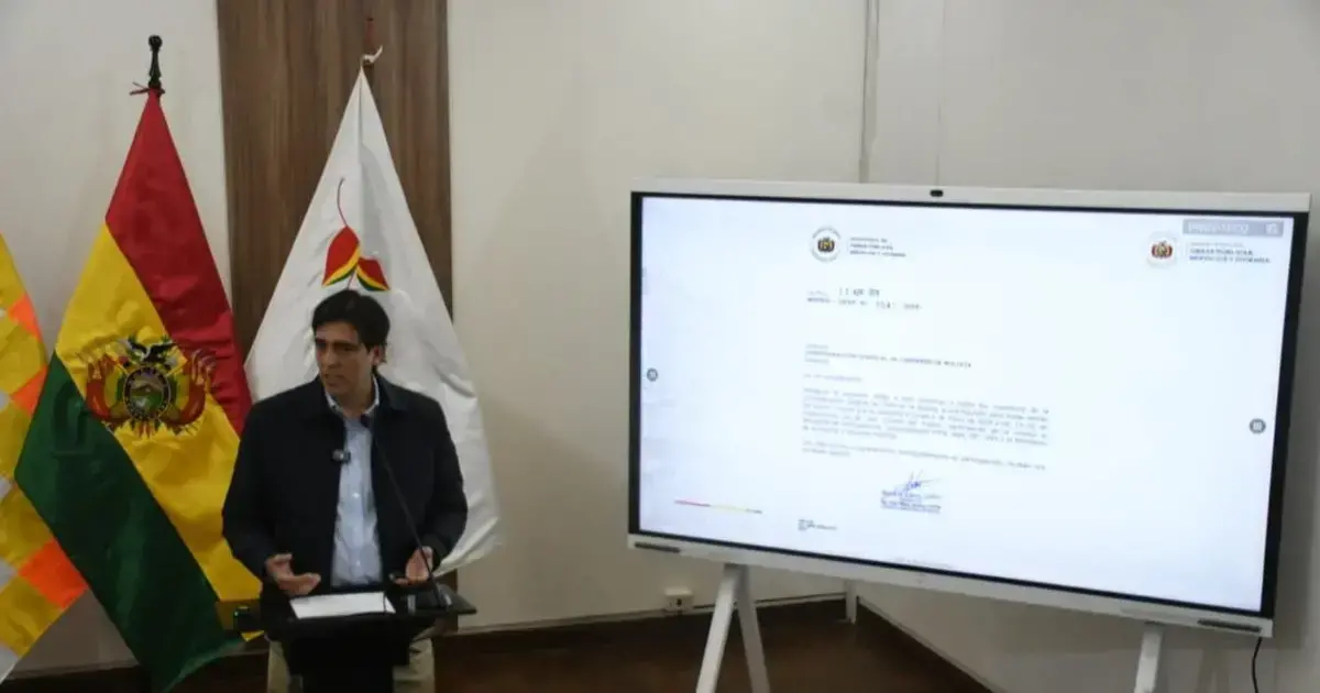 El ministro de Obras Públicas, Mauricio Zamora, dio a conocer la invitación al diálogo a los dirigentes del transporte