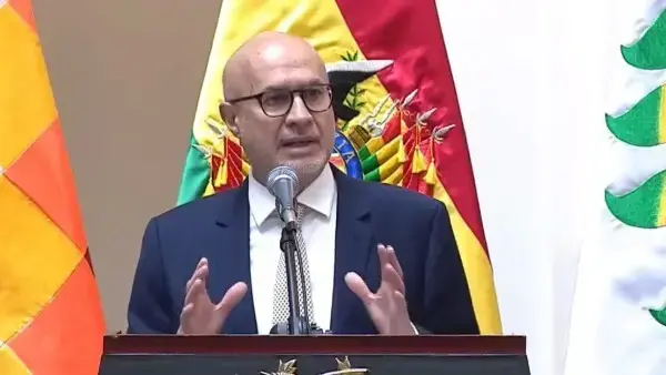 Ministro de la Presidencia, José Luis Lupo en conferencia de prensa.