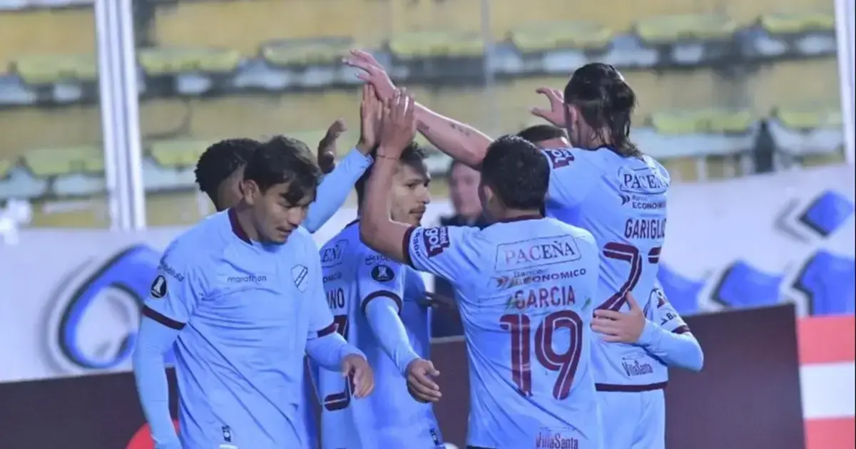Festejo de gol de los jugadores de Bolívar ante Fluminense.