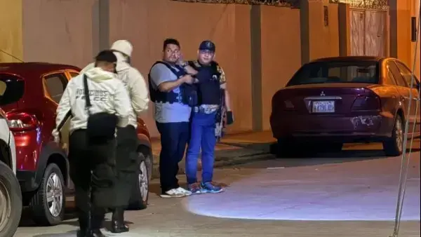 La policía llegó hasta el condominio donde fue asesinado el magistrado.