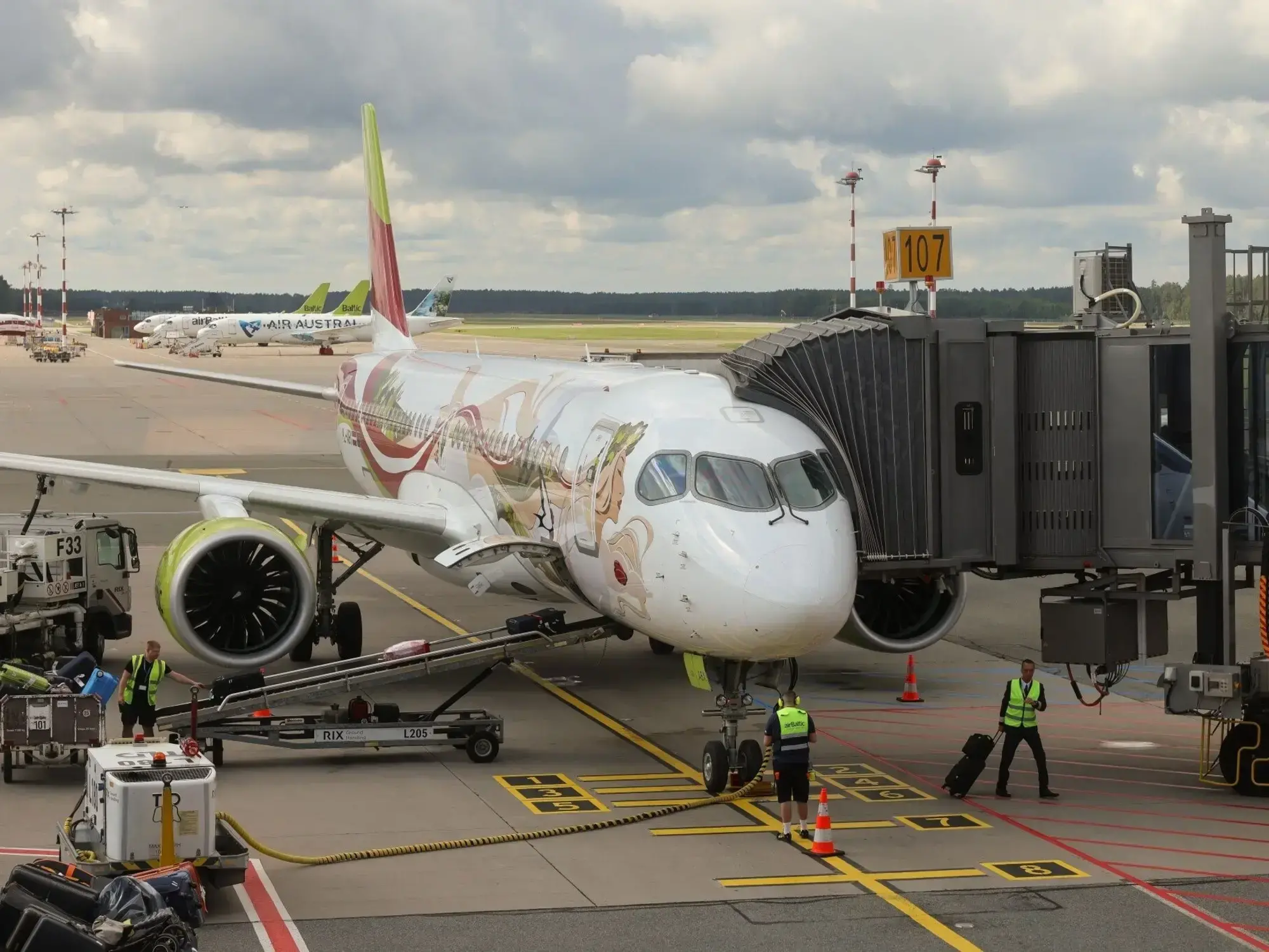 Un avión de Air Baltic Corp. en el aeropuerto de Riga, Letonia.