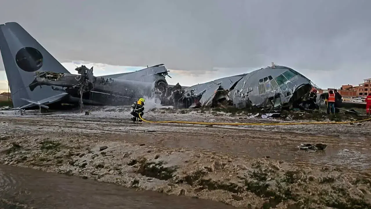 Avión Hércules en El Alto.