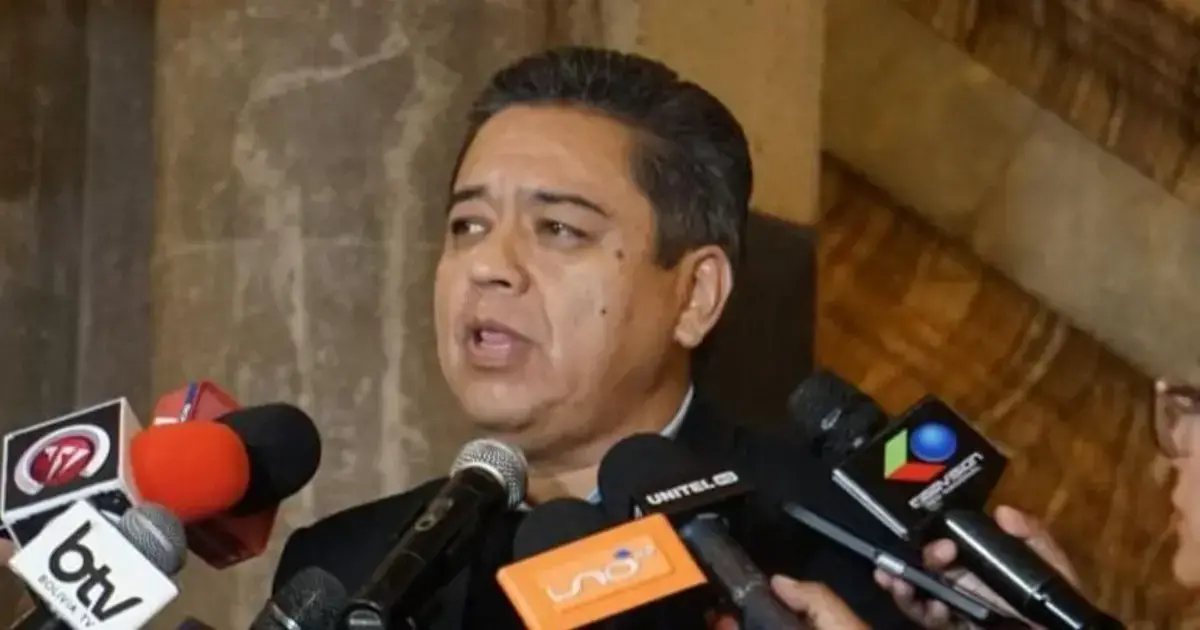 José Luis Gálvez en conferencia de prensa.