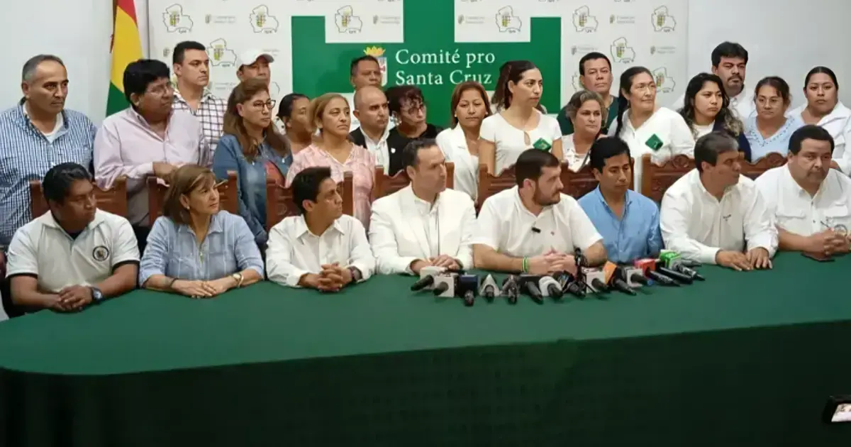 Comité Pro Santa Cruz en conferencia de prensa