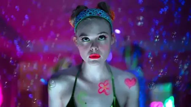 Las series de TV retratan la vida de las modelos de OnlyFans con enfoques diversos