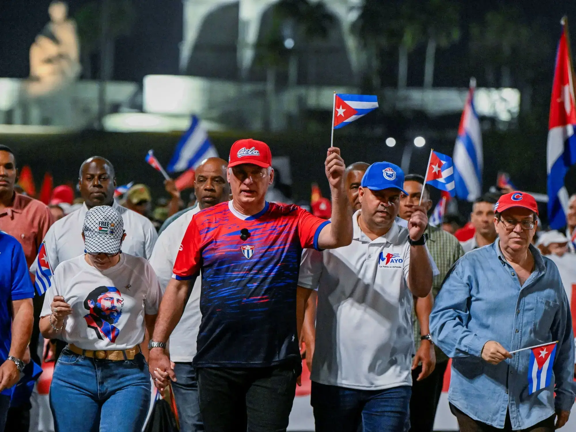 El presidente de Cuba, Miguel Díaz-Canel, en la marcha por el Día del Trabajador en La Habana, este viernes.
