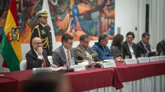 Parte del gabinete ministerial de Rodrigo Paz.