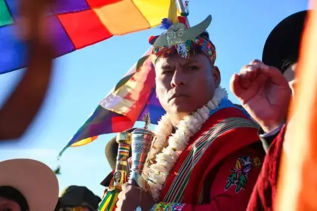 Leonardo Loza en el acto ancestral en Sipe Sipe.
