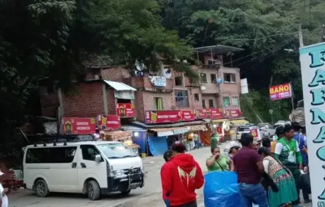 Uno de los puntos de bloqueo en los Yungas de La Paz.