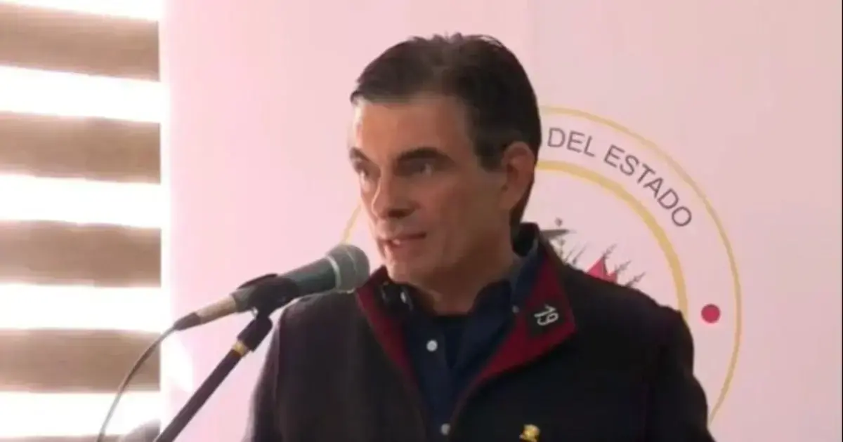 Rodrigo Paz en la inauguración de un banco de ojos en La Paz.