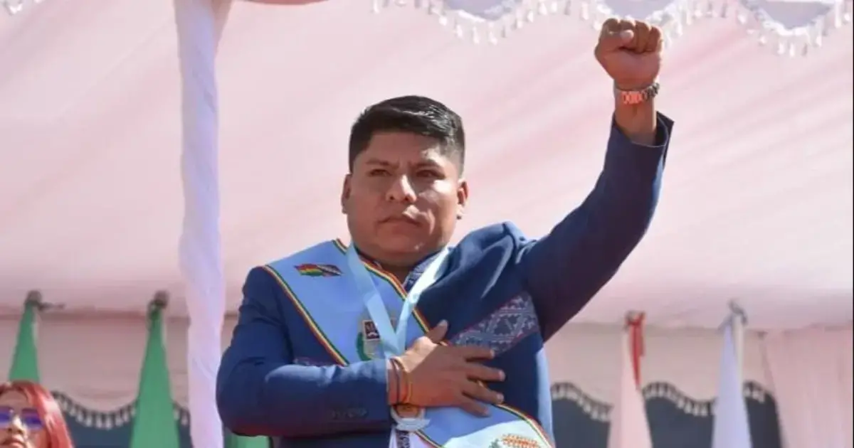 Leonardo Loza jura como nuevo gobernador de Cochabamba.