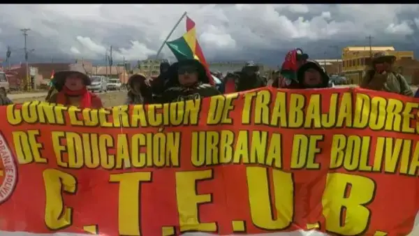 Marcha de la dirigencia nacional del magisterio urbano.