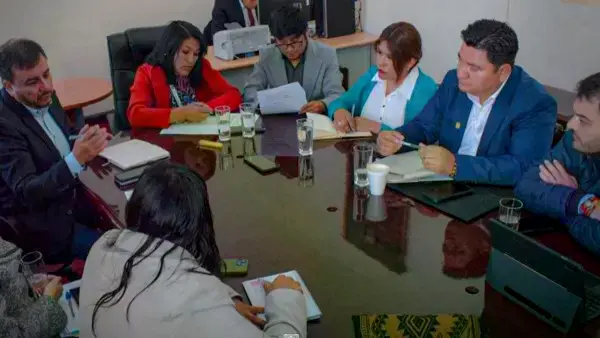 Sesión de la comisión especial que investiga la mala calidad de combustible.
