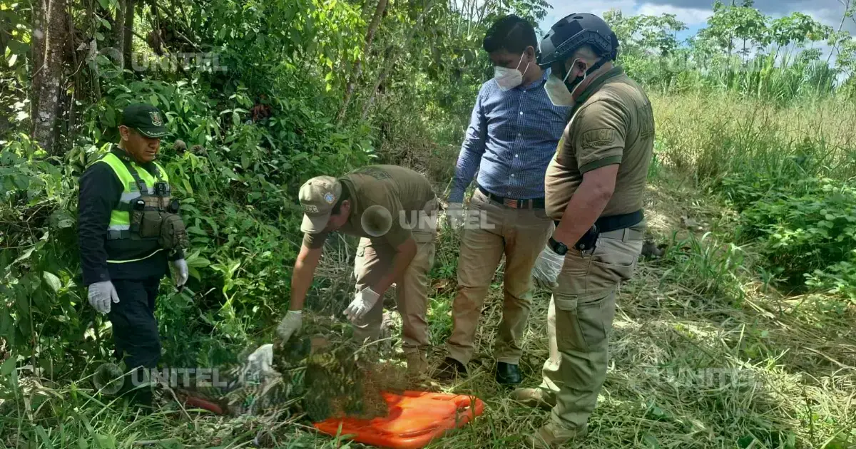 Hombre fue hallado sin vida a un lado de la carretera