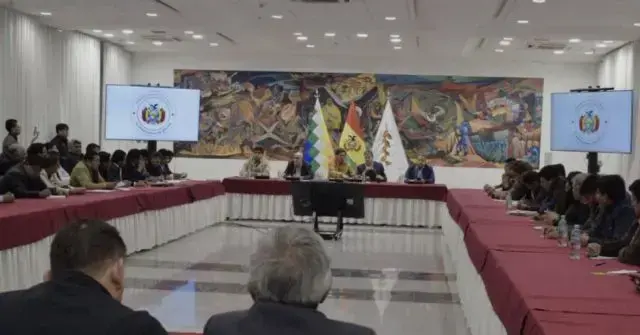 Diálogo entablado entre la Confederación Nacional de Choferes y el Gobierno