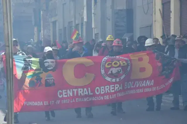 La marcha de la Central Obrera Boliviana en La Paz.