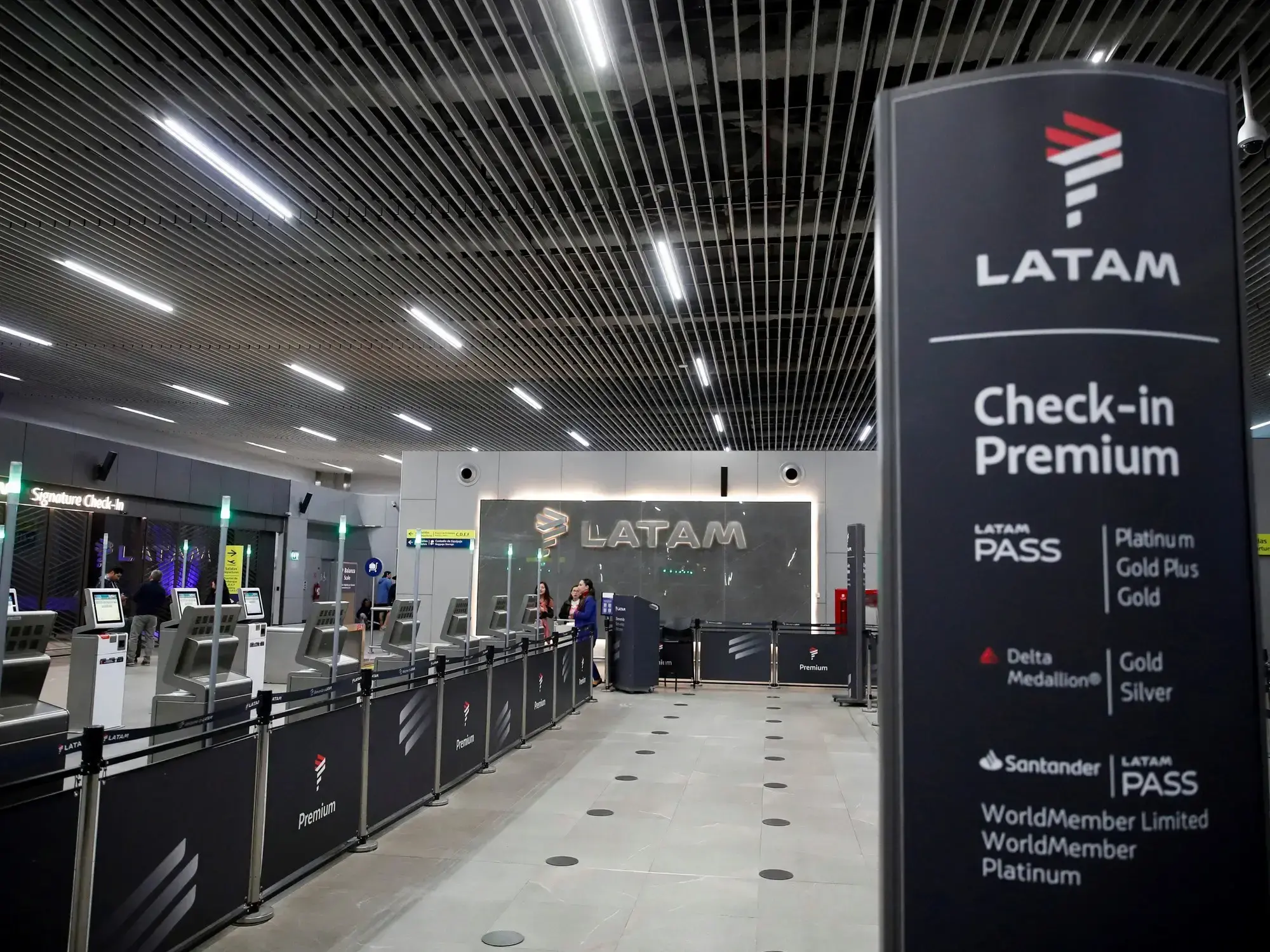 Las acciones de Latam Airlines Group SA se dispararon después de que la mayor aerolínea de la región superara las expectativa