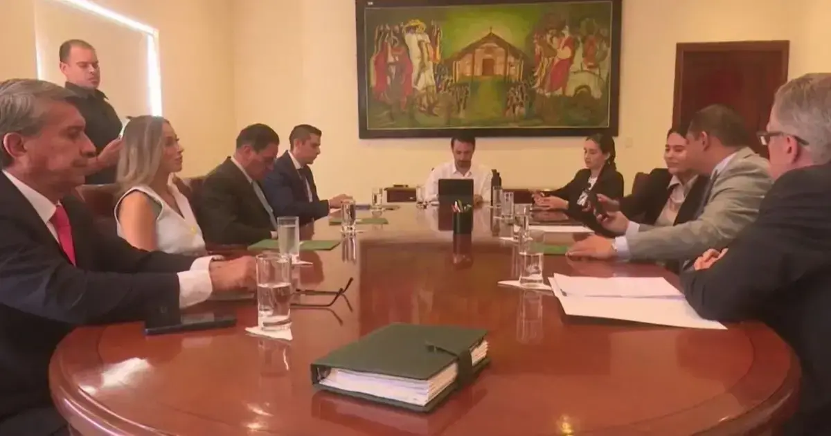 Gabinete de Velasco en reunión