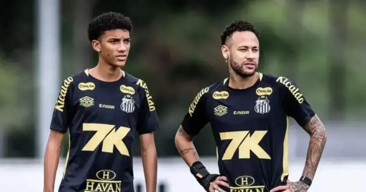 Robinho Jr. (izq.) y Neymar (der.) durante un entrenamiento con Santos.