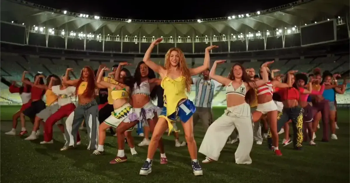Captura de video cedido por Shakira que muestra a la cantante colombiana en un fragmento de la canción.