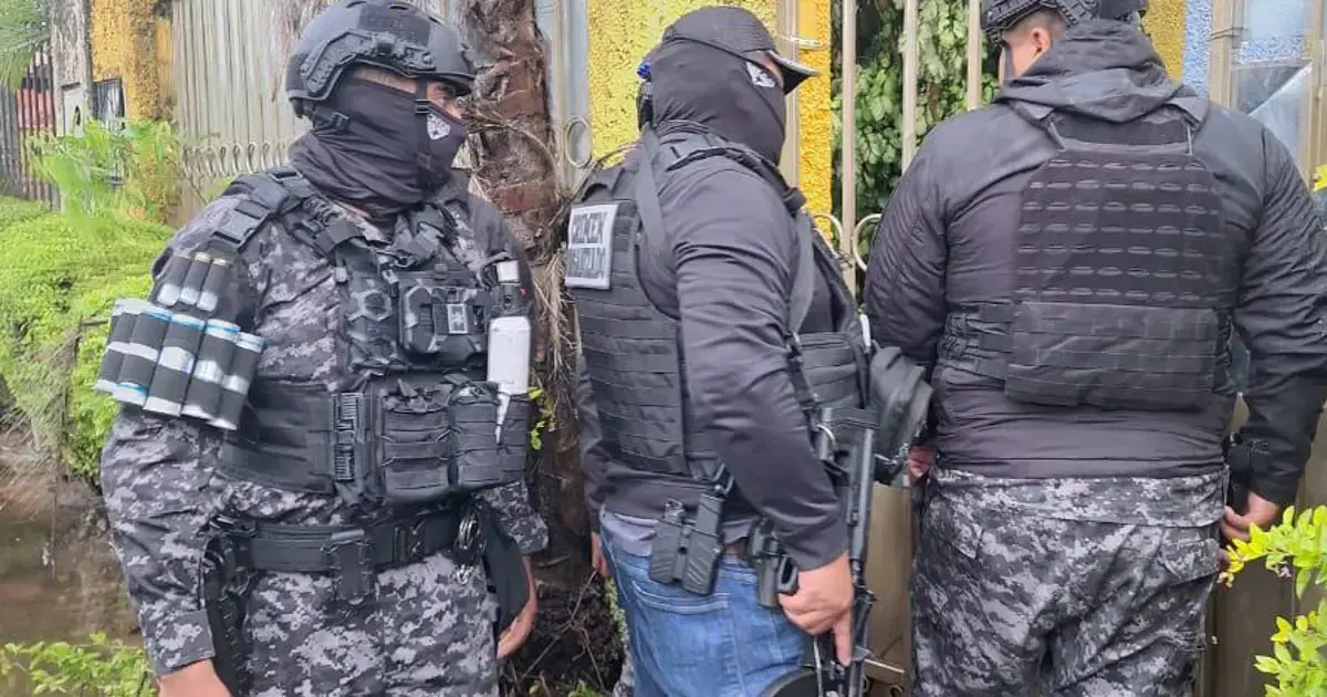 Personal policial llegó hasta un inmueble de la zona sur de Santa Cruz tras el reporte de secuestro.