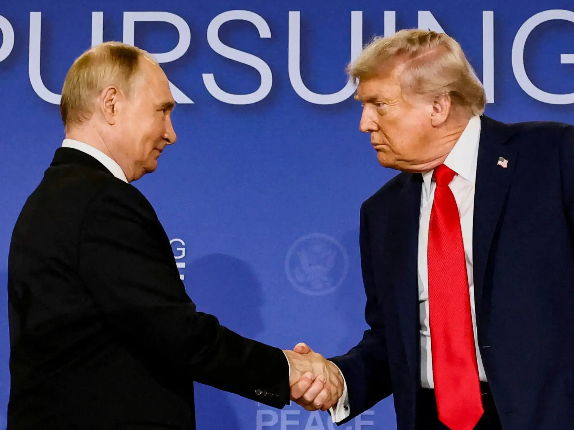 Donald Trump y Vladimir Putin, en la cumbre de agosto pasado en Alaska.