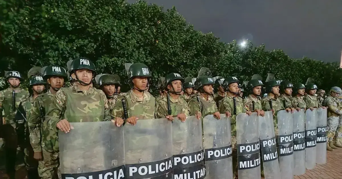 Militares patrullando en Santa Cruz y Montero