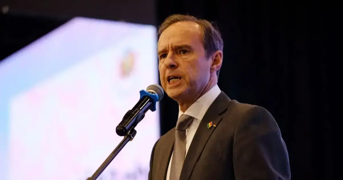 El expresidente plantea aplicar medidas de shock para mejorar la economía del país