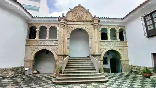 Fachada del Museo Nacional de Etnografía y Folklore (MUSEF).