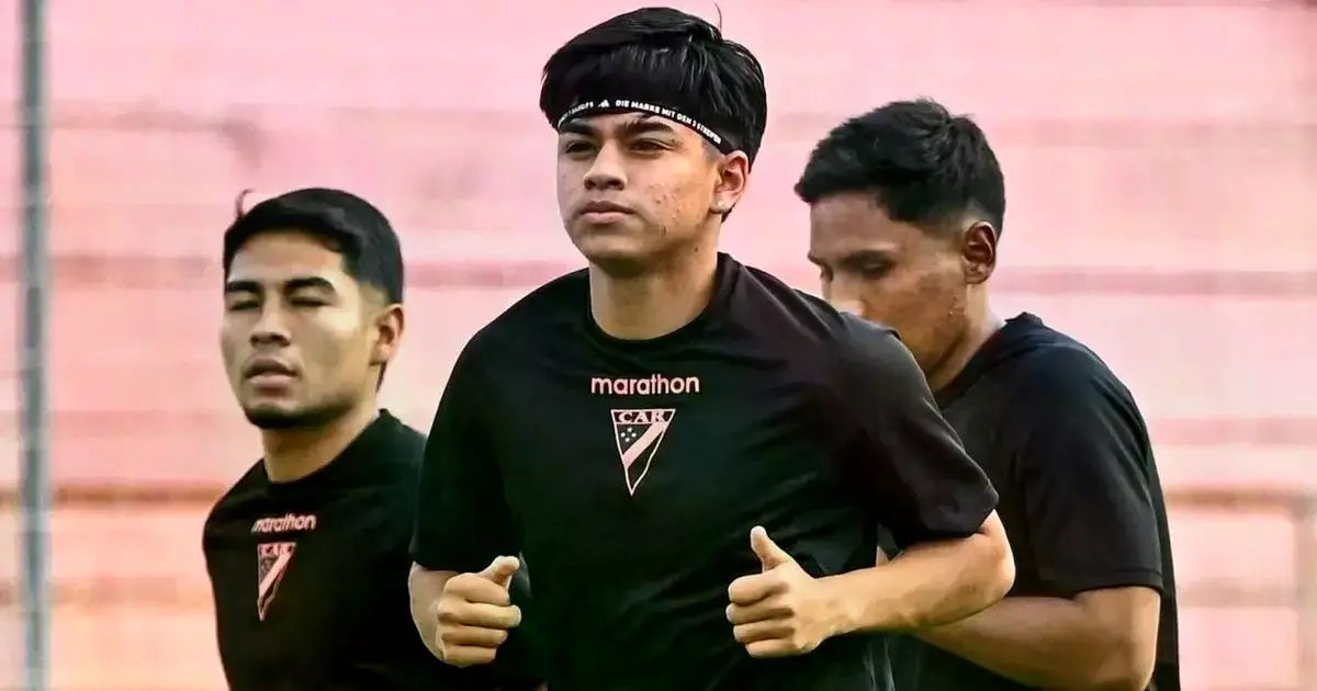 Jesús Maraude, el juvenil que destaca en la banda roja.