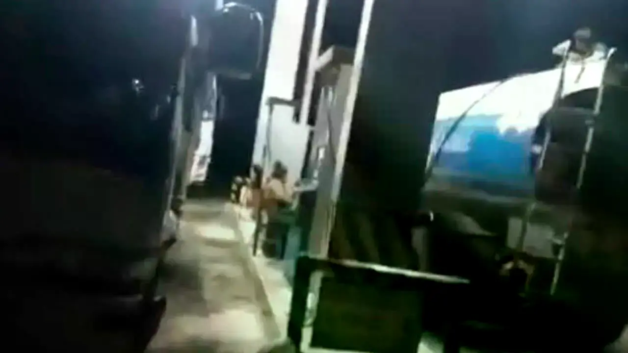 Captura del video en el que se denuncia el desvío de combustible.